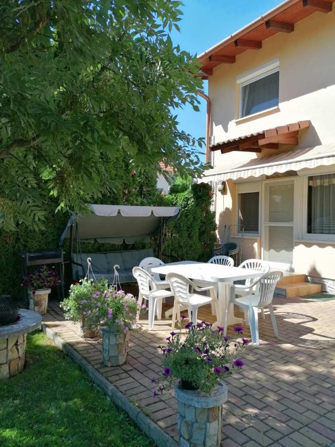 Rose Vip Apartman Villa Hajduszoboszlo Luaran gambar