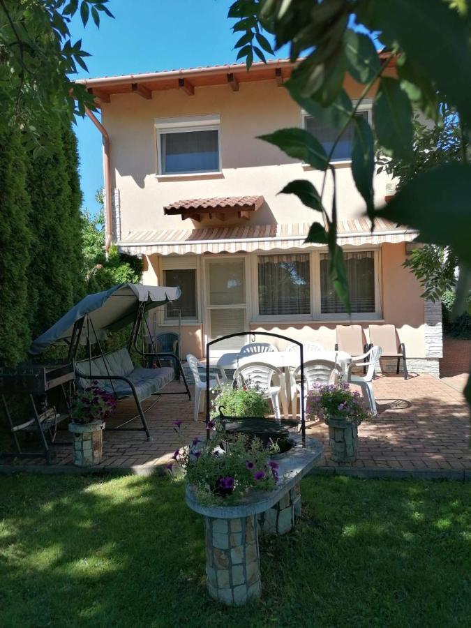 Rose Vip Apartman Villa Hajduszoboszlo Luaran gambar
